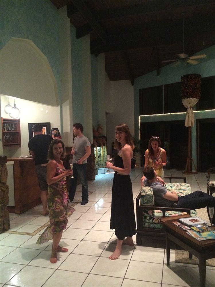 House Of Fountains Bed & Breakfast ลาไฮนา ภายนอก รูปภาพ